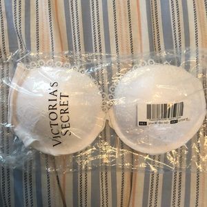 Victoria’s Secret White Lace Push-up Bra